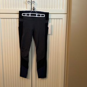 NWT -Lululemon -Trail Bound 7/8 Tight -Color: Deep Coal/Black/Deep Navy -Size: 8